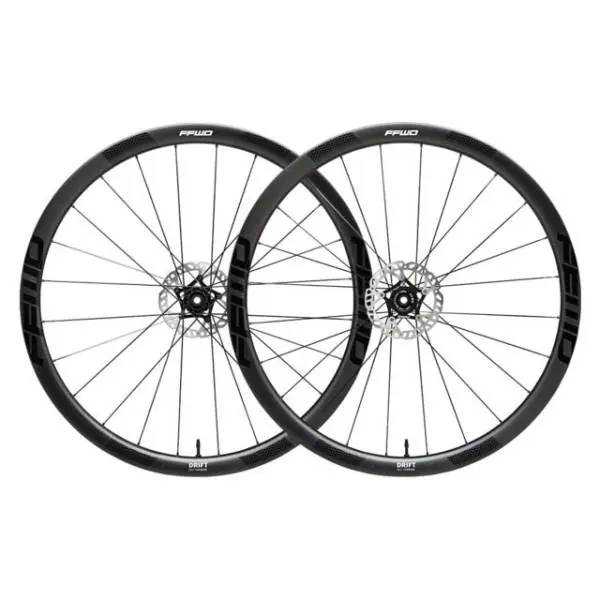 FFWD Drift FCC 36 Kiekkosarja 28" DT240 XDR 12V - Musta Viimeinen Mahdollisuus